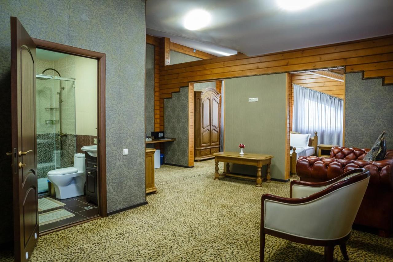 Guest House Chalet Taraz Esterno foto