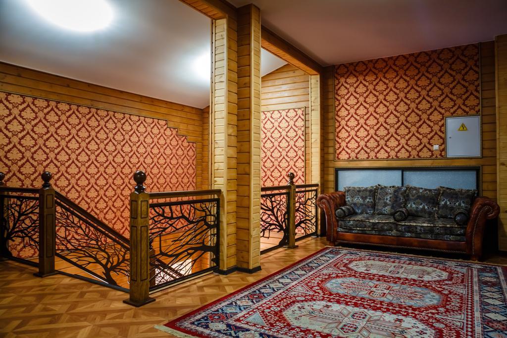 Guest House Chalet Taraz Esterno foto